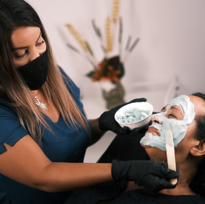 Cosmetic surgeon in Costa Rica treating a medical tourist